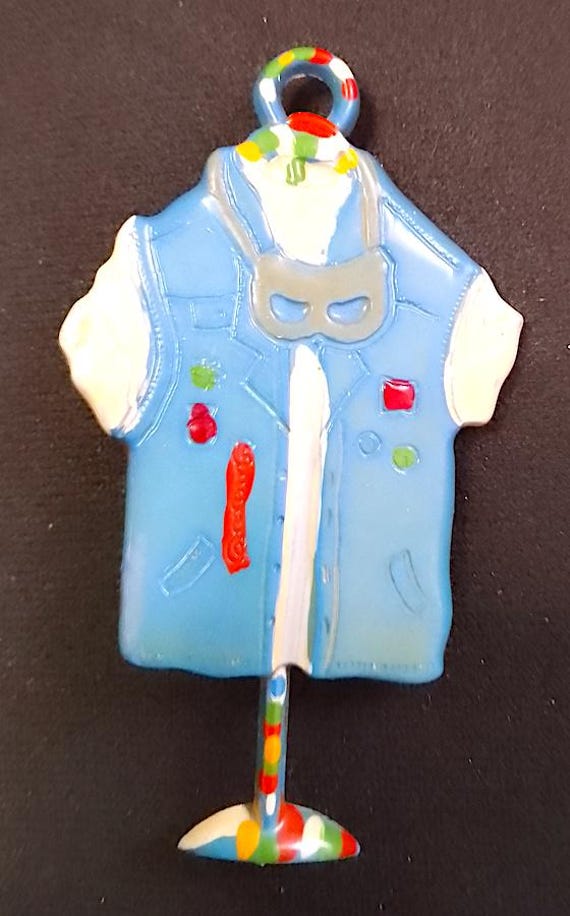 CAMICIA MANICHINO - Mannequin with Jacket  80s italy fashion large plastic pin - grossa spilla in plastica Paninaro preppy