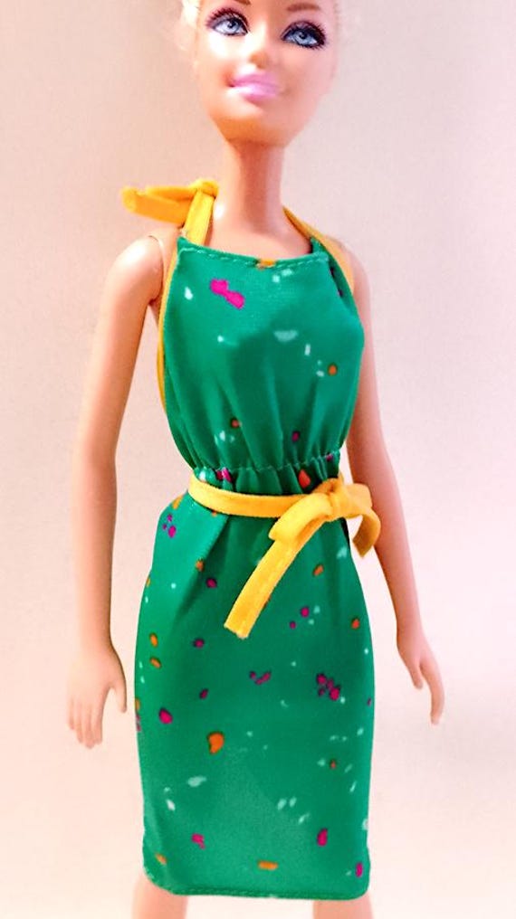 B784 - BARBIE Best Buy 1981 mattel - abito verde con profili gialli