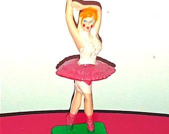 BALLERINE - DANSEUSE Mini figurine en plastique de Chine des années 80 - délicieux soldat miniature en plastique vintage