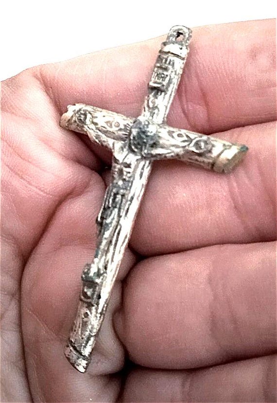 INRI - CROCE - CRISTO 80s ciondolo in metallo 3d vintage italiano sacro argentato