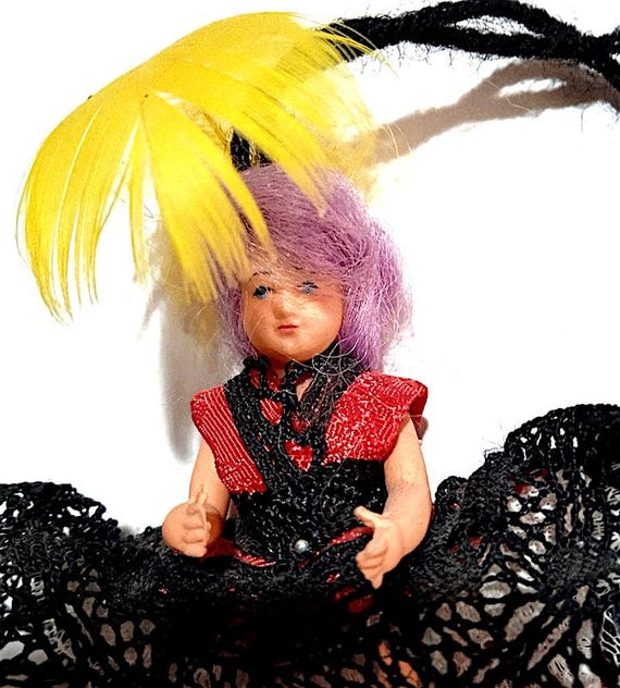 beautiful tiny moulin rouge doll in box 60s made in italy - mini doll in box splendid feather