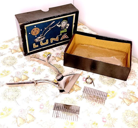 LUNA 50s Italy splendid vintage steel manual trimmer clipper box with wonderful gnome