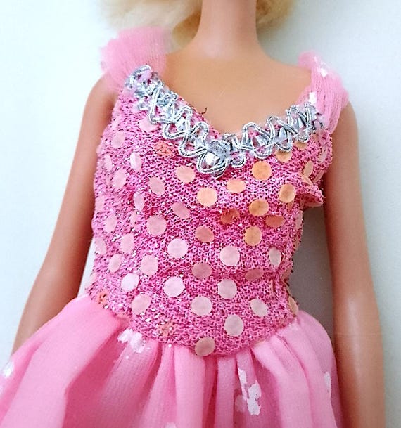 B325 - BARBIE 90s abito rosa paillettes e chiffon con fiorellini corto delizioso fairy