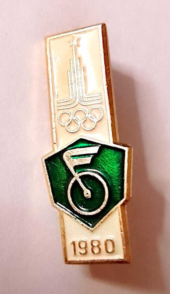 Olympics 1980 Moscow Russia pin sports memorabilia in enamel metal - cycling