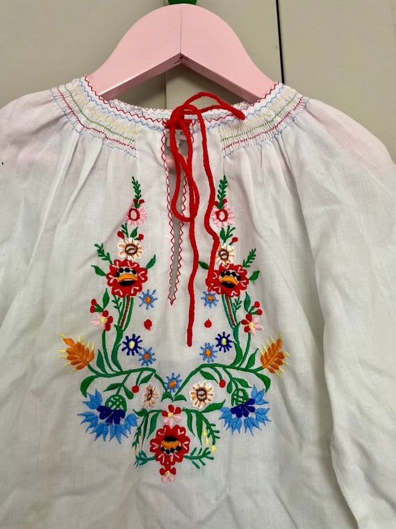 girls vintage peasant blouse age 4-5 embroidered … - image 3