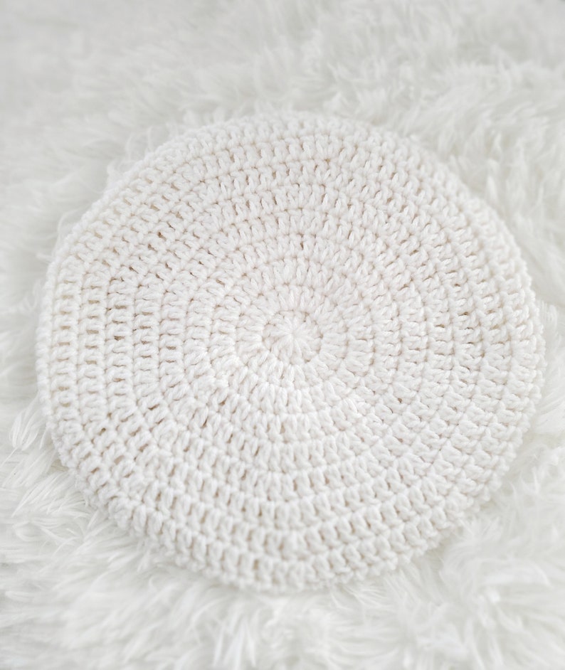 Women/'s Handmade Crochet Beret Hat