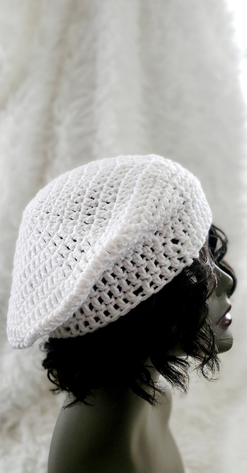 Women/'s Handmade Crochet Beret Hat