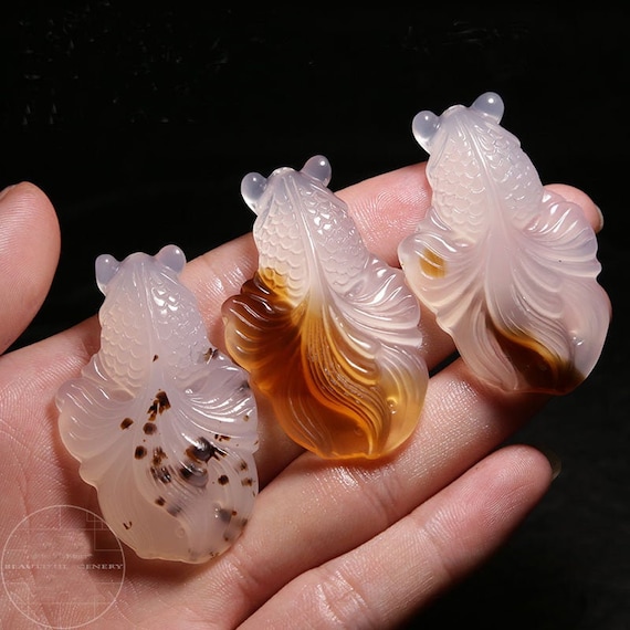Agate hand-carved goldfish pendant.