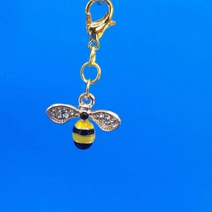 Rhinestone Bee Charm Badge Reel Accessory - Zipper Pull - Cell Phone                               SKU 1369