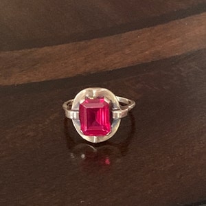 Vintage 10k Yellow Gold Emerald Cut Synthetic Ruby- Art Deco Style - Excellent Condition