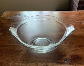 Pyrex Unique Designed Clear Glass Cinderella Mixing Bowl - #122 - 1 1/2 Qt. - Circa 1967 - Good Condition