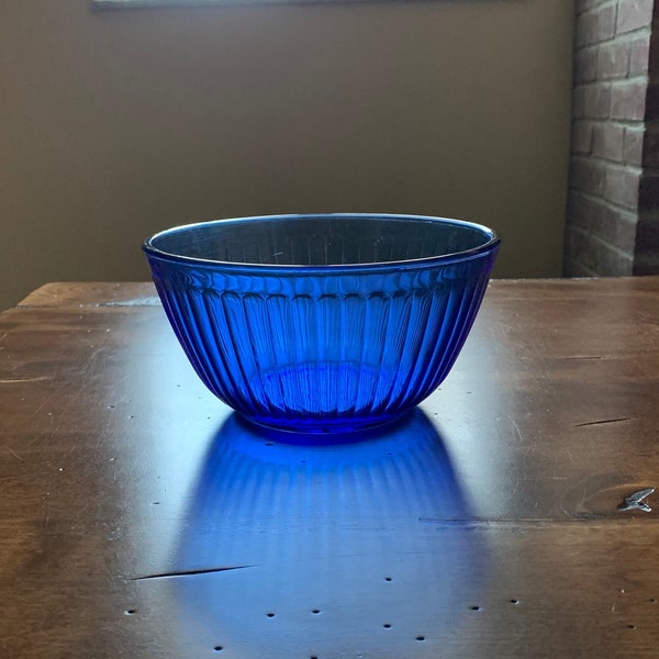 Vintage Pyrex Cobalt Blue Ribbed 6 Cup- Mixing Bowl #7402-S - Good Condition