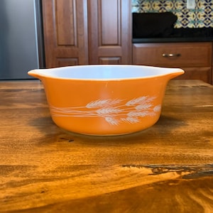 Vintage 1980&#39;s Pyrex Autumn Harvest 472-B, 750 ml (3 cup) Casserole Dish