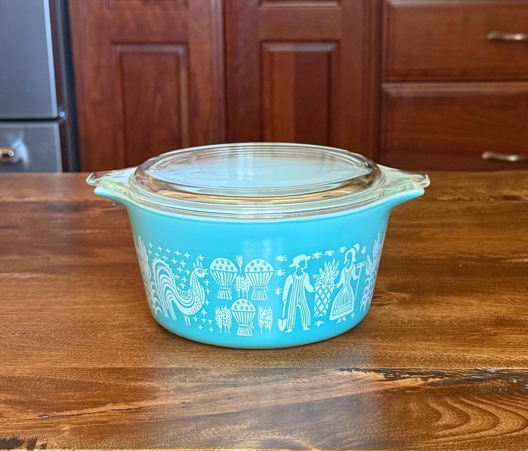 Vintage Pyrex Butterprint White on Turquoise Pattern #473 – 1 Qt. Round ...