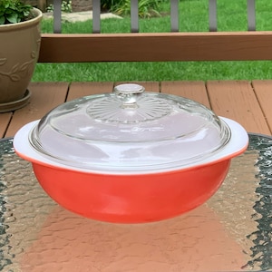 Vintage 1950s Pyrex Flamingo Pink Bowl #024 - 2 Qt. with Lid - Excellent Condition