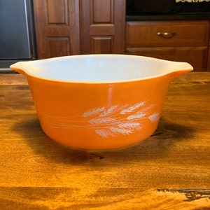 Vintage 1980’s Pyrex Autumn Harvest 474-B, 1.5 Qt. Casserole Dish