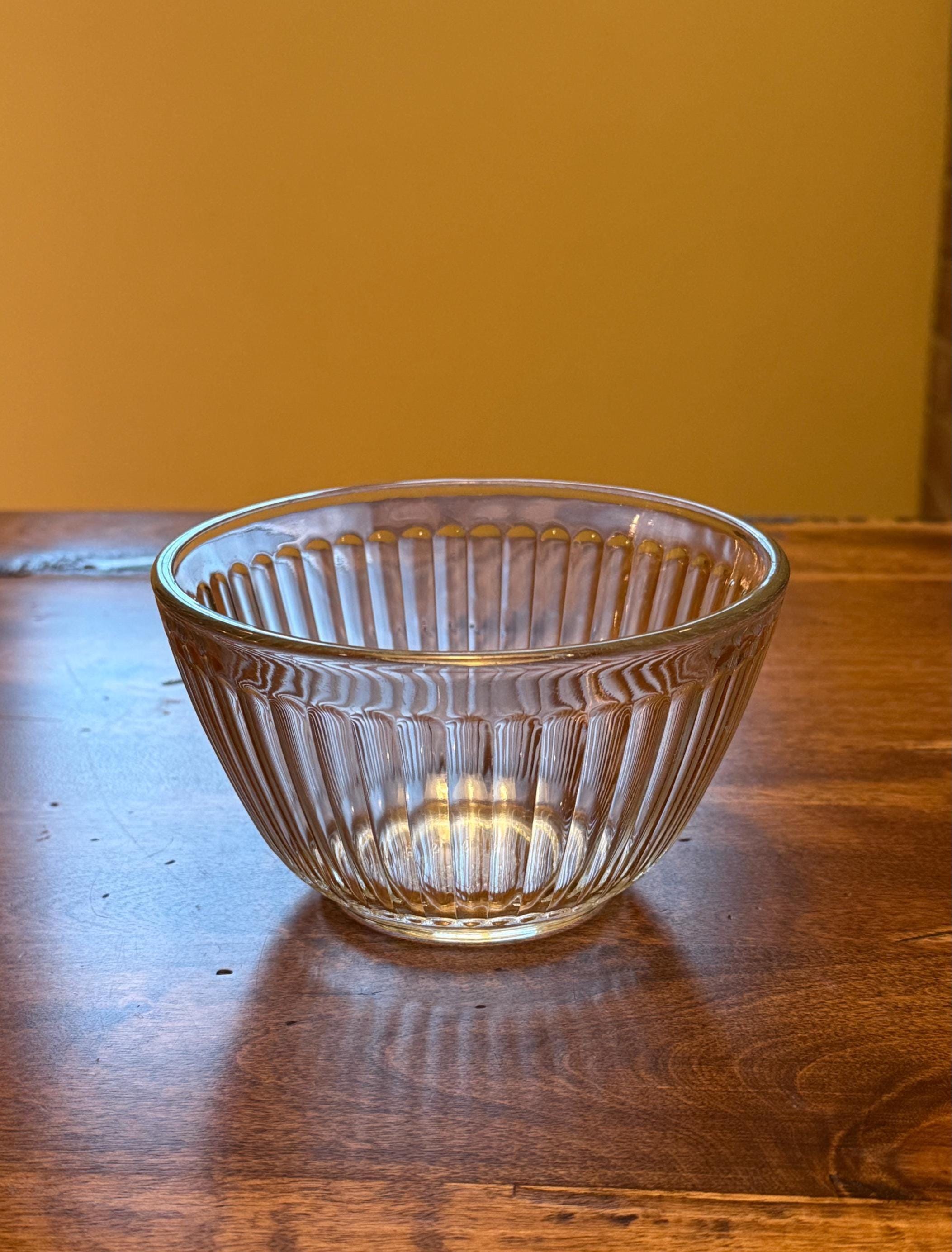 Vintage Pyrex 3 Cup Clear Glass Sculpted Mixing Bowl - No Tint