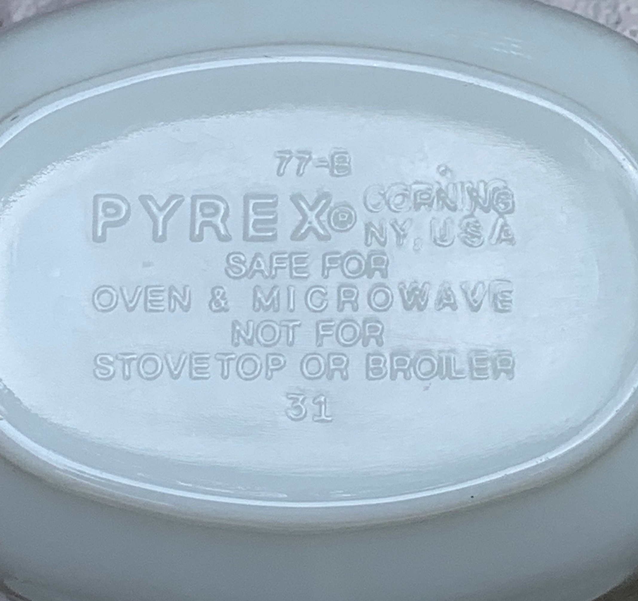 Vintage Pyrex Spring Blossom Green (crazy Daisy) Gravy Boat 77-B