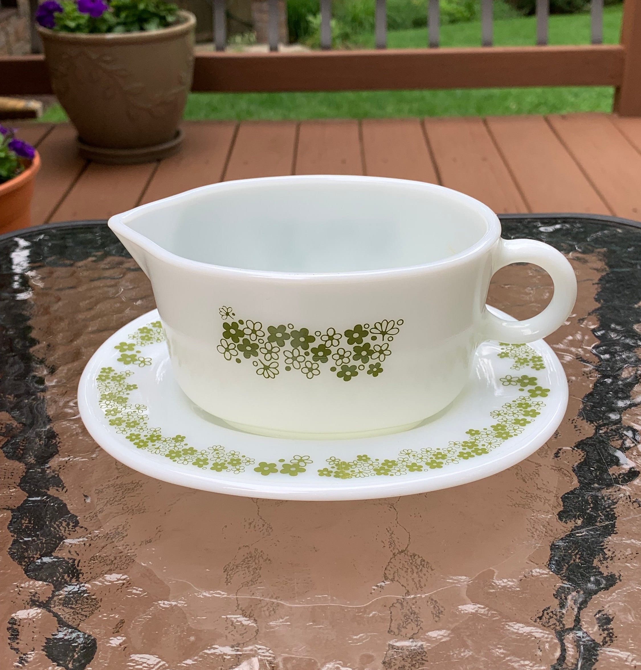 Vintage Pyrex Spring Blossom Green (crazy Daisy) Gravy Boat