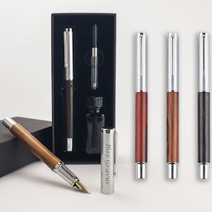 Gegraveerde vulpen in cadeauset • Gepersonaliseerde schrijfset • Vulpen hout met gravure • Gepersonaliseerde vulpen • Converter