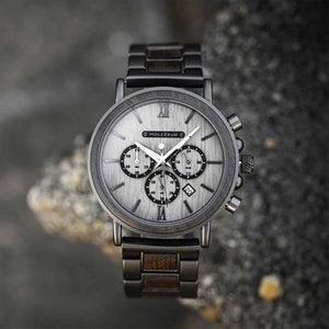 Gravierte Armbanduhr GrayCedar aus Holz Herrenuhr mit Gravur Personalisierte Holzuhr Herren Bild 5