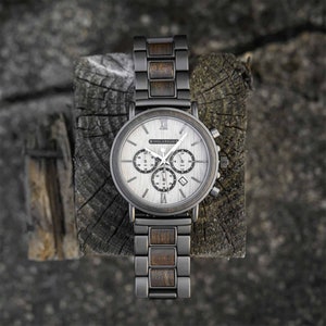 Gravierte Armbanduhr GrayCedar aus Holz Herrenuhr mit Gravur Personalisierte Holzuhr Herren Bild 3