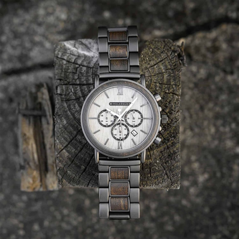 Gravierte Armbanduhr GrayCedar aus Holz Herrenuhr mit Gravur Personalisierte Holzuhr Herren Bild 3