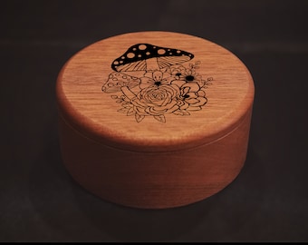 Mushroom trinket box / Mushroom lover gift / Personalized jewelry box /