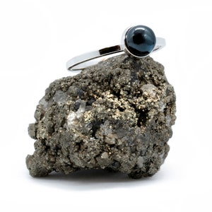 HEMATITE RING | Small Hematite Ring | Round Hematite Jewelry | Black Gemstone Ring | Handmade Sterling Silver Ring | Minimalist Ring