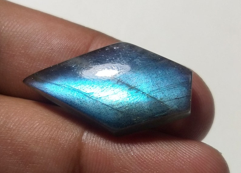 Great Color Purple Flashy Labradorite Cabochon Fancy Shape 28x16x7 mm Labradorite Pendant Size.CB-263 20.00 Ct 100 /% Natural Amazing AAA