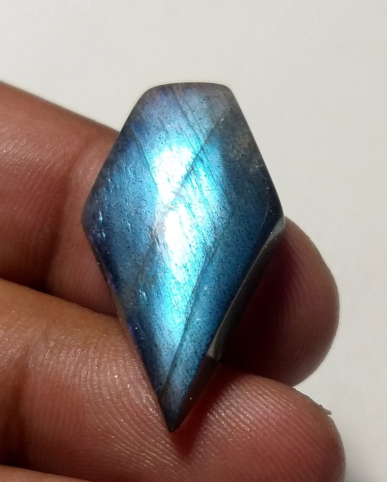 Great Color Purple Flashy Labradorite Cabochon Fancy Shape 28x16x7 mm Labradorite Pendant Size.CB-263 20.00 Ct 100 /% Natural Amazing AAA