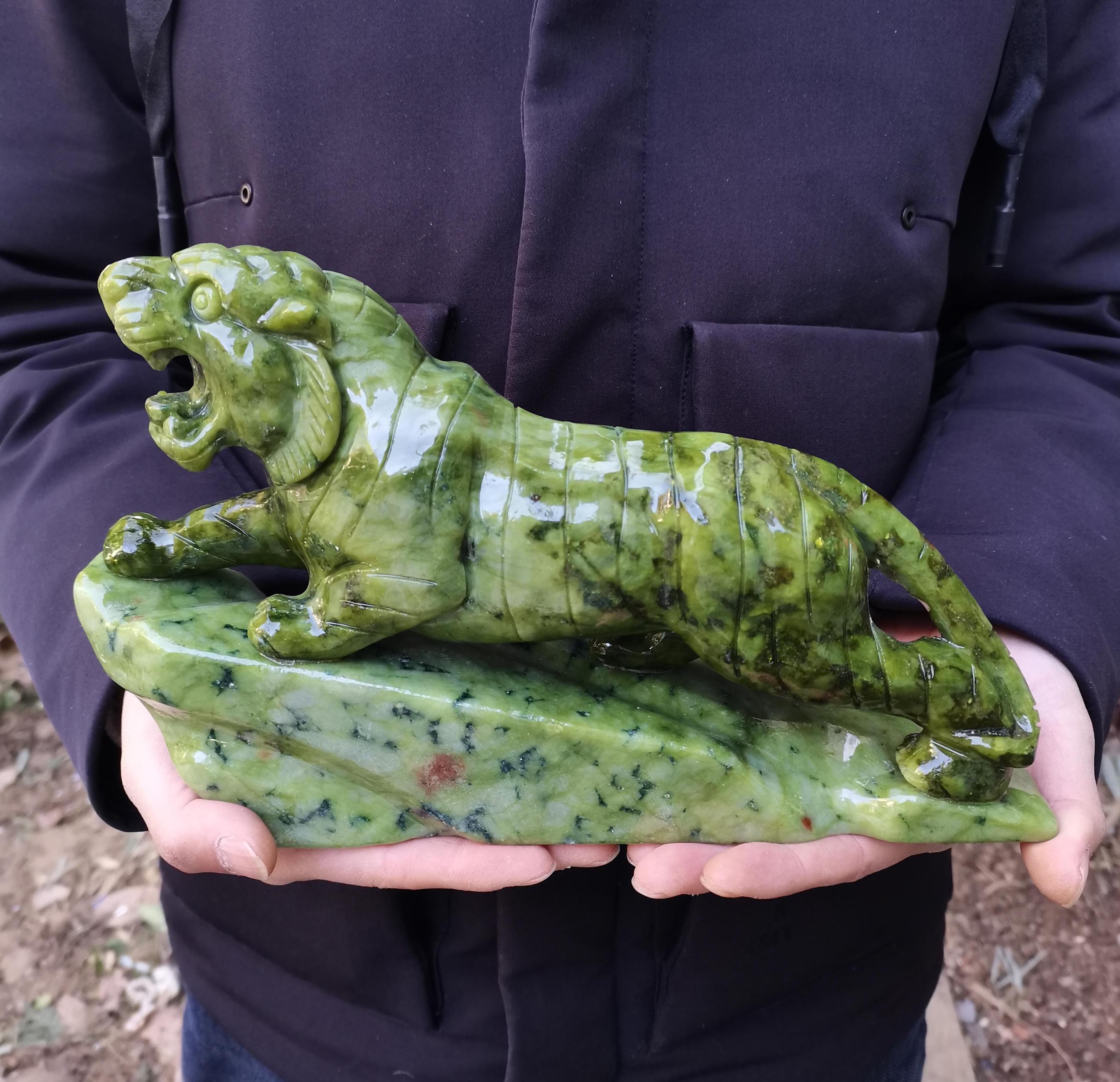 Natural Green Jade Carved 12 Zodiac Year Tiger Animal Lucky