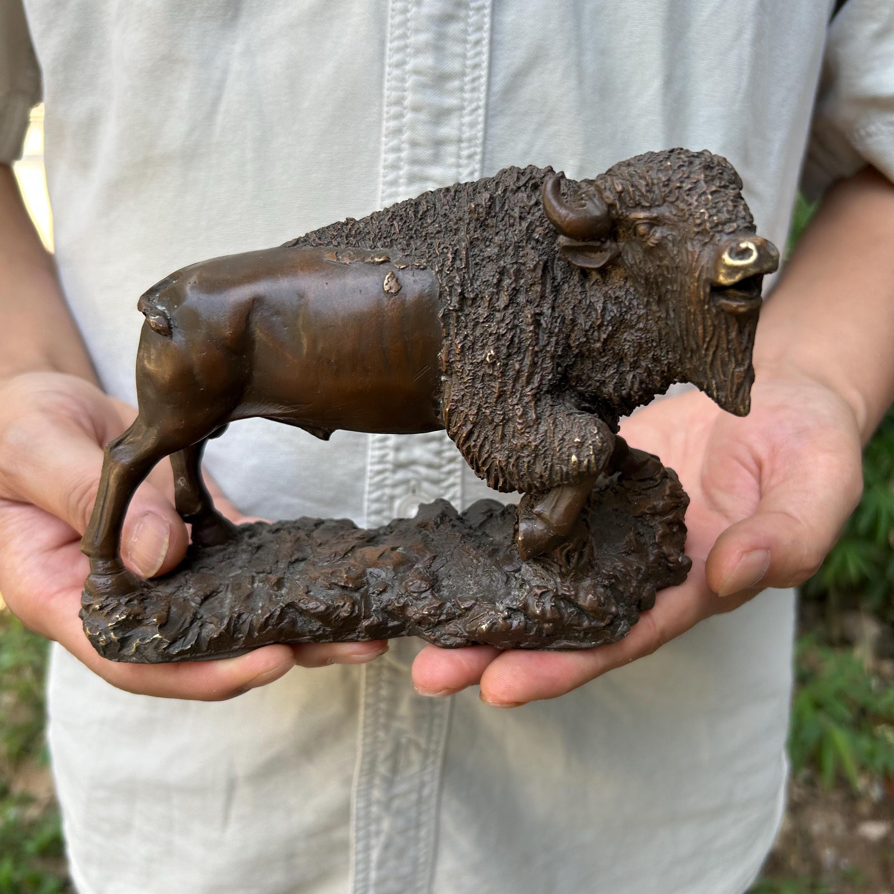 木彫り バイソン 置物 Bison statue - Etsy 日本