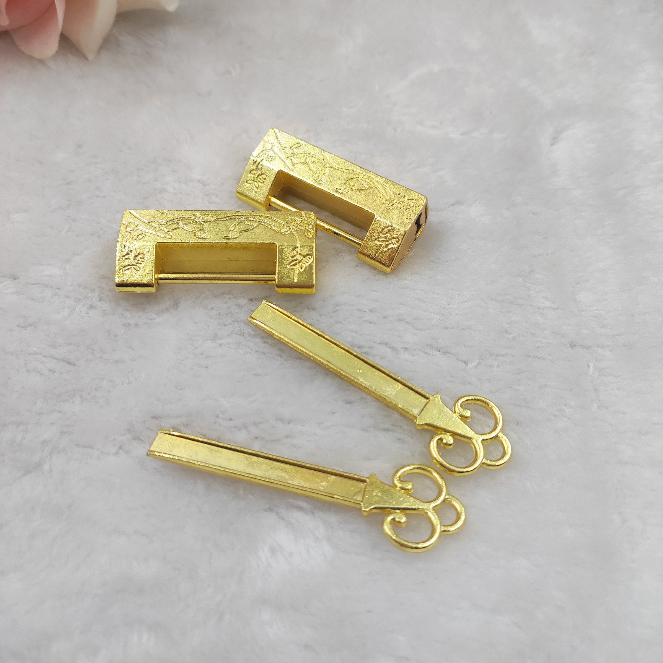 Metalen Ketting En Slot Icoon Geïsoleerd Op Witte Achtergrond Hangslot En Stalen Ketting