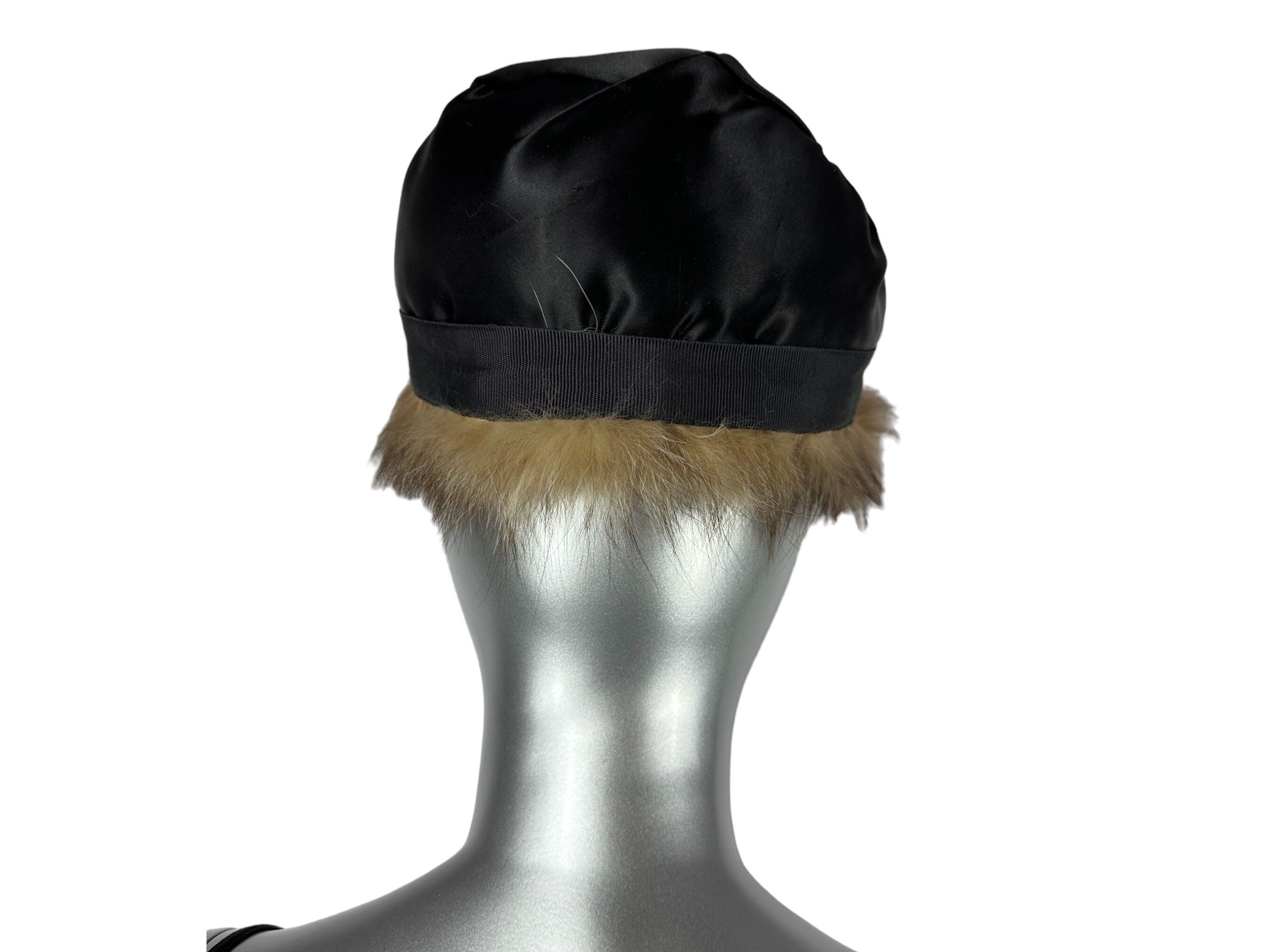 Crystal Fox Beret, Size Medium, 22-1/2”, Certified Vintage  display picture 1