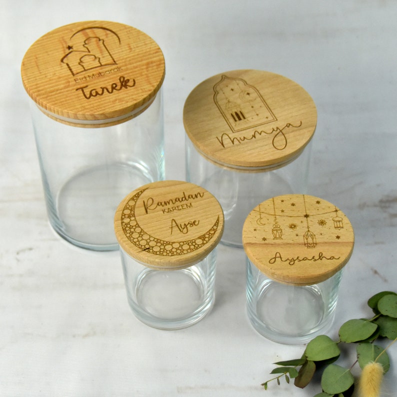 Ramadan Geschenk Glas mit Namen personalisiertes Glas mit Holzdeckel Zuckerfest Geschenk Bayram Geschenk Bonbonglas Geschenk Name Bild 1