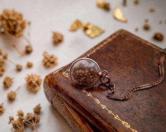 Antique Dried Flowers Charm