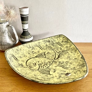 Mid-Century Modern Swiss Ceramic Plate by Zangger & Cie Embrach Keramik, Vintage Triangular Art Pottery Plate with Fish Motif, Model 4101-4