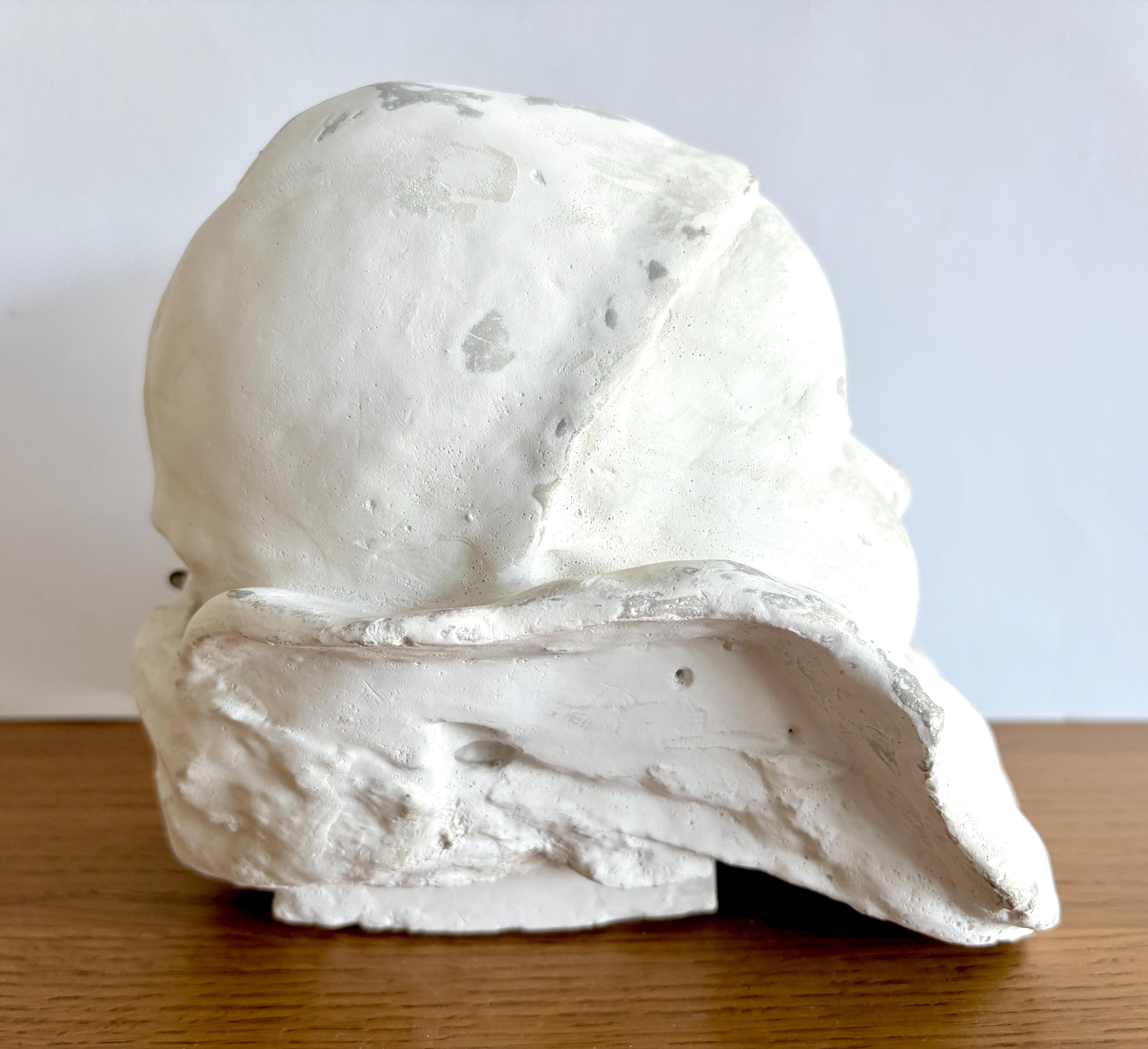 フランスのアンティーク石膏胸像: ジャン・カリエスの幼児の彫刻