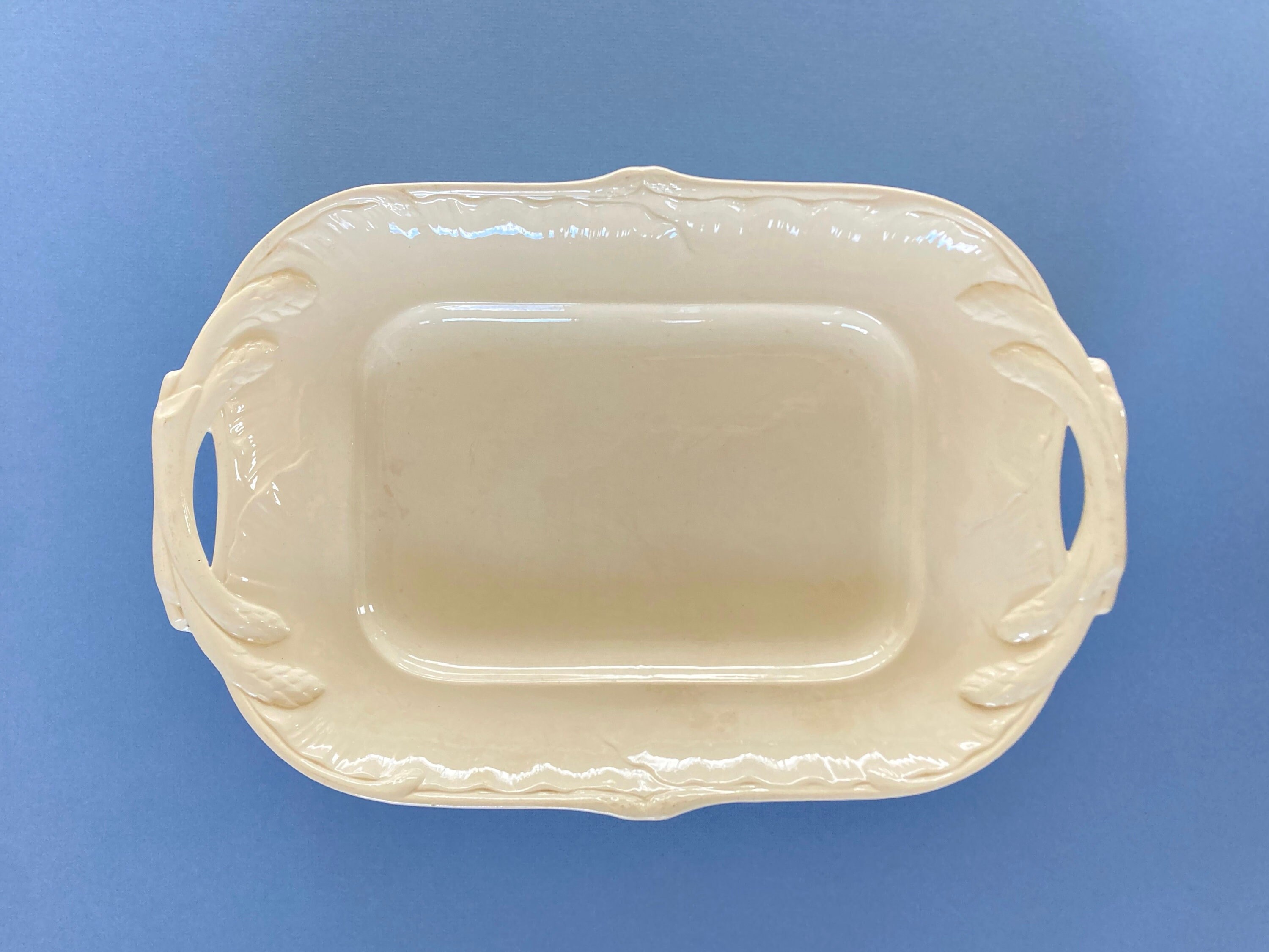 Assiette de Service Antique Grande Français en Grès Couleur Crème, Décor d'asperges