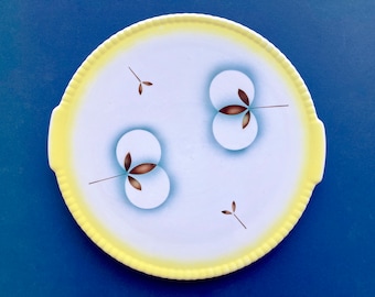Vintage 1930s Assiette en faïence Art déco allemande par Annaburg, Plaque à gâteau avec spritz peint à l’aérographe en jaune bleu marron