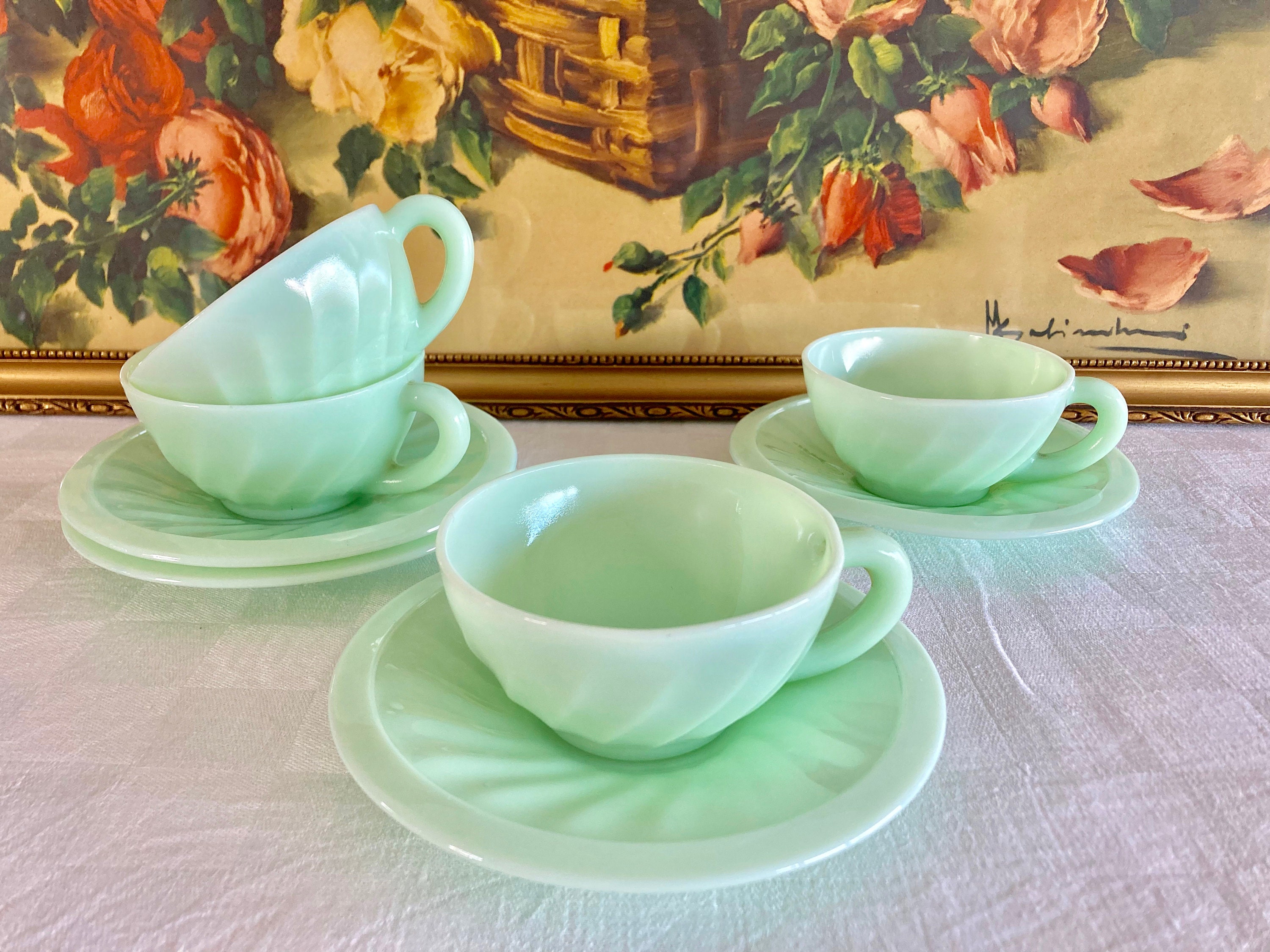 Ensemble de Tasses à Café ou Thé Vintage Des Années 1940 Français avec Soucoupes en Verre Opalin Ver