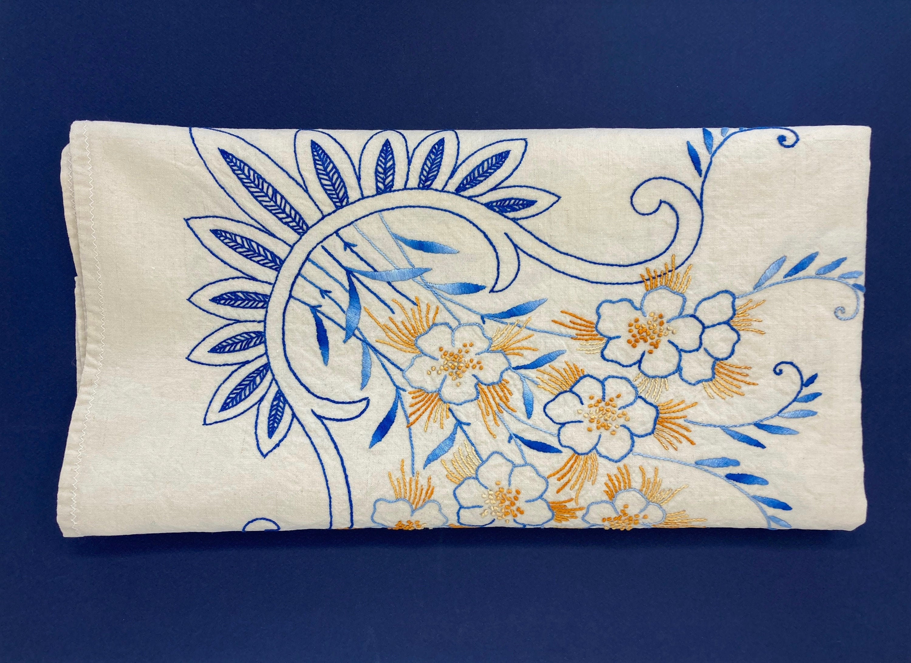 Vintage Français Nappe de Coton Brodée à La Main en Bleu et Jaune