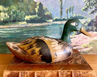Señuelo de pato francés vintage pintado a mano: pájaro decorativo de madera tallada
