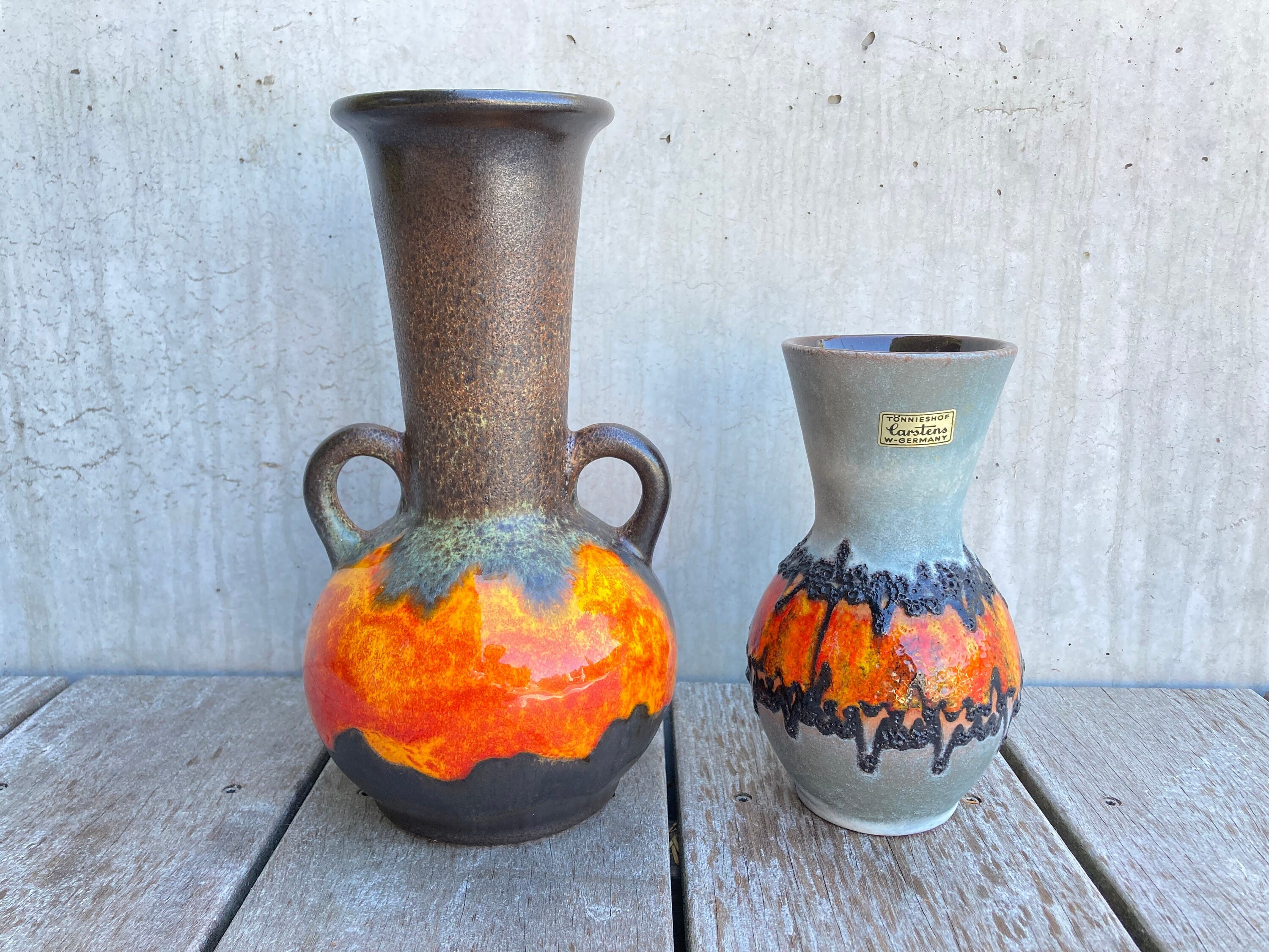 deux Vases De Lave Grasse