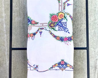 Mantel francés vintage bordado a mano: mantel cuadrado de algodón con bordado floral colorido.