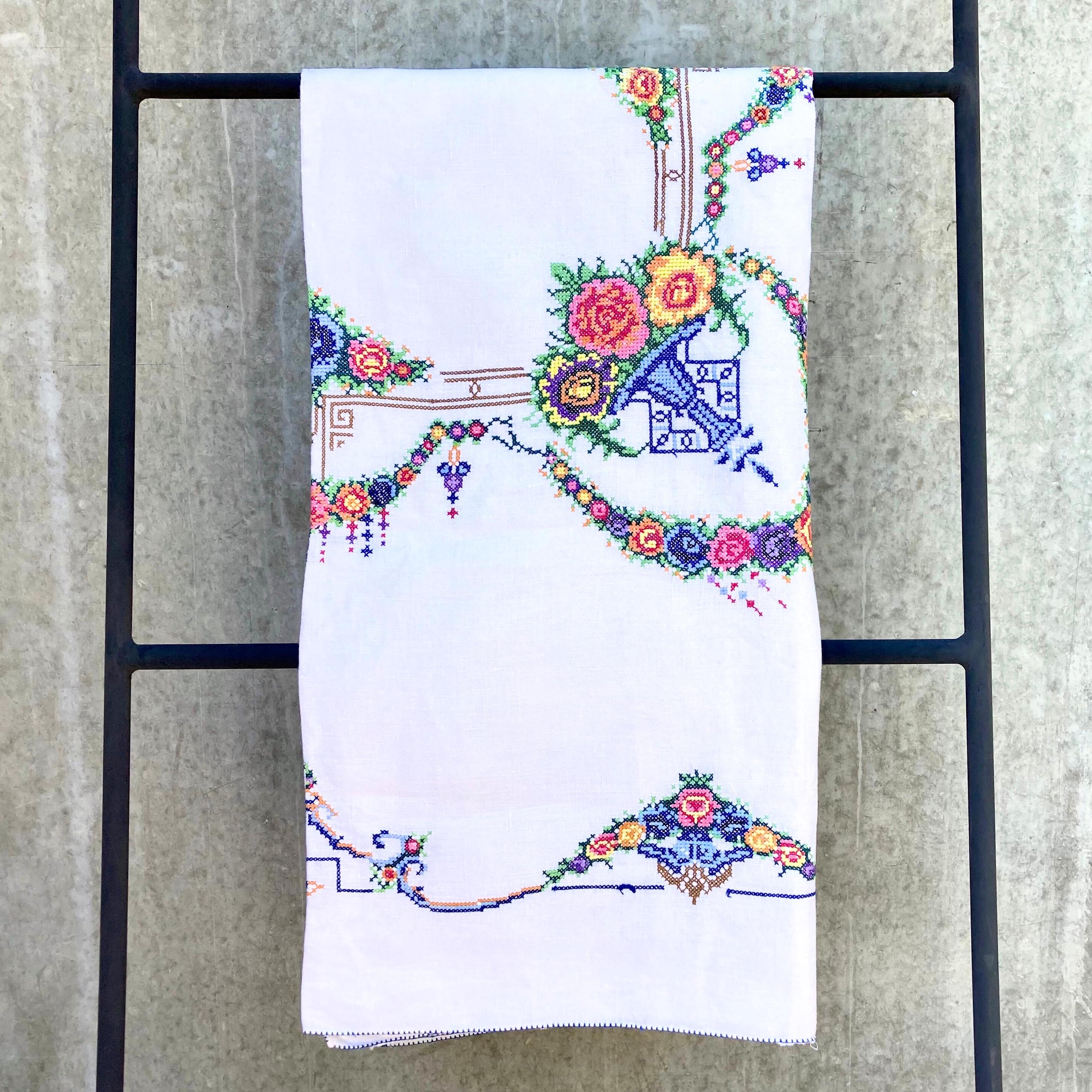 ヴィンテージフランス手刺繍テーブルクロス：カラフルな花柄のクロス