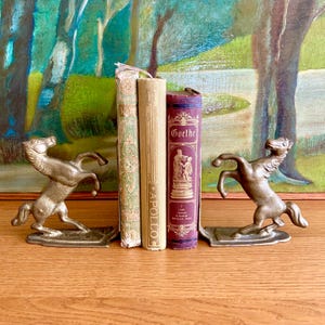 Atril de libros de bronce francés antiguo con forma de caballo, accesorios de libros antiguos, decoración del hogar de estilo hippie vintage