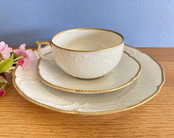 Set of 4 Vintage German Bone China Coffee/Tea Cups with Saucers and 6 Desert Plates by Rosenthal, Classic Rose Collection White and Gold Rim