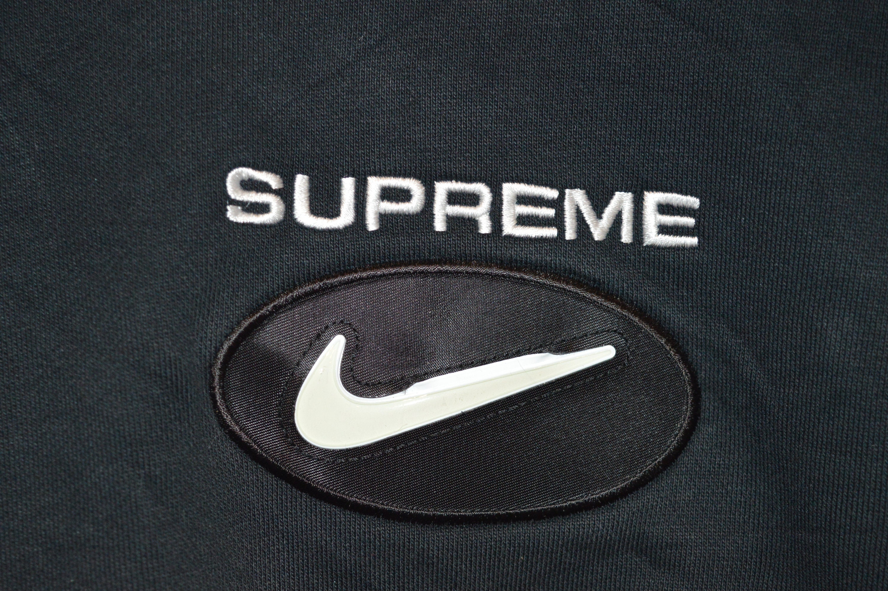 Vintage Supreme X Nike Jewel Crew Neck Sweatshirt / Size M Vintage Supreme X Nike Jewel Crew Neck Sweatshirt / Size M